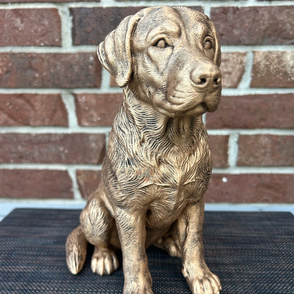 Charming Labrador Retriever Statue